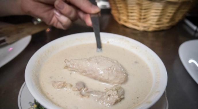 Курица с грецкими орехами - пошаговые рецепты приготовления грузинского блюда в домашних условиях с фото Рецепт приготовления курицы с грецкими орехами