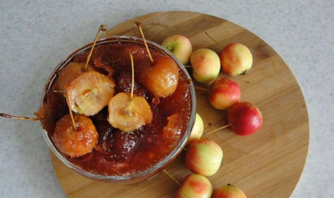 How to make delicious apple jam